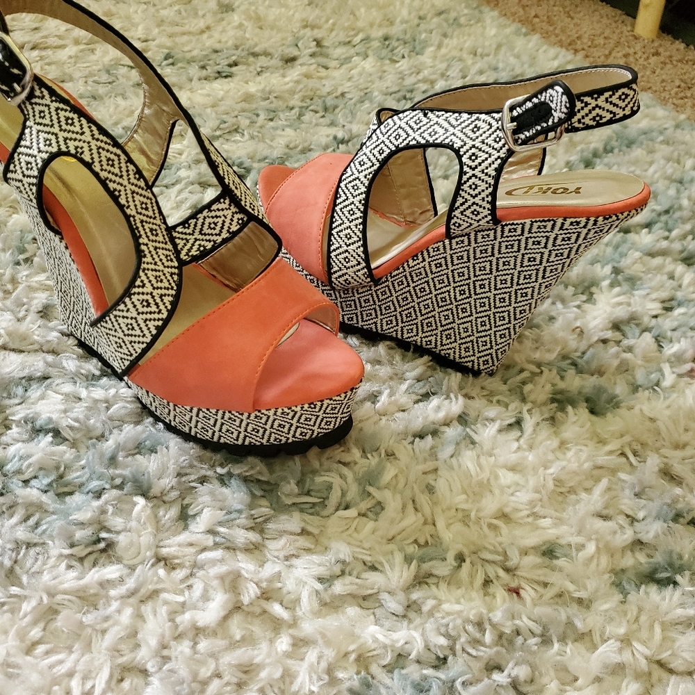 Cute& comfortable wedge sandals. Worn twice.